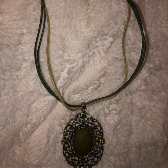 PENDANT NECKLACE - Picture 3 of 4
